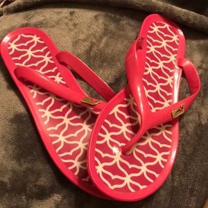 Vineyard Vines pink flip flops sz 8